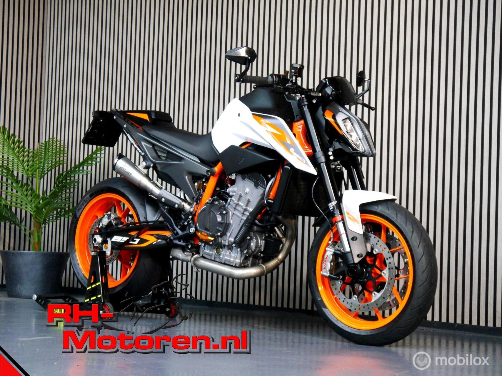 KTM 890 Duke R ABS VOL Opties|Nieuwstaat! ( 890r 790 690 990, LED Verlichting, Meer dan 35 kW, Toermotor, Handgeschakeld