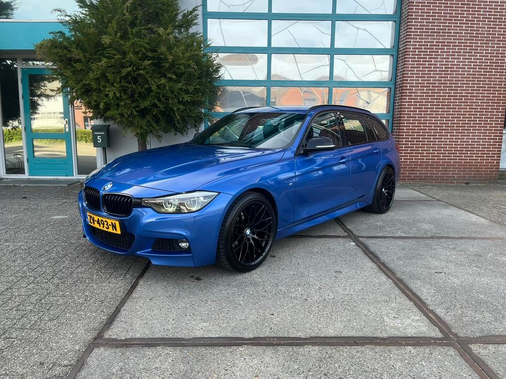 BMW 3-Serie 318i Shadow-Line 2019 Blauw M-pakket, Automaat, Zwart, Blauw, 1465 kg