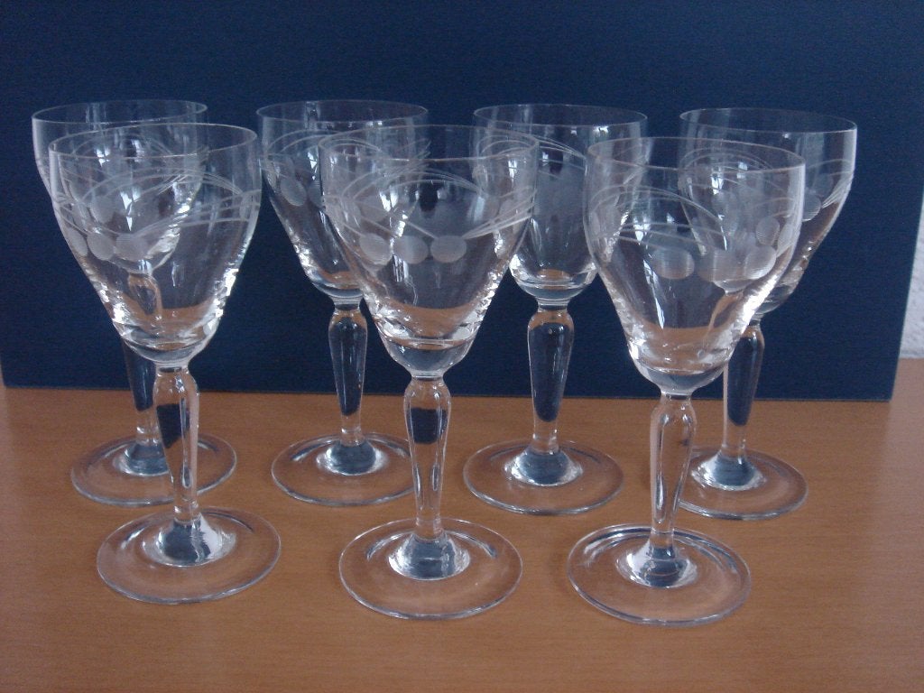 7 kristallen borrelglaasjes op voet met geslepen decoratie, Antiek en Kunst, Ophalen of Verzenden