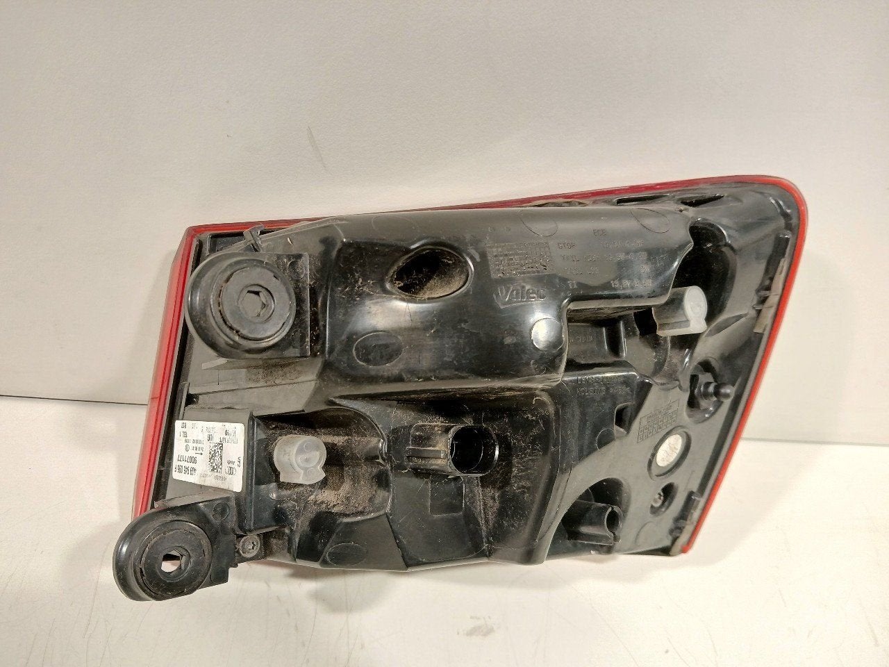 Achterlicht links buiten Audi A6, Onderdelen@venauto.nl, Van der Ven Autorecycling B.V., Gebruikt, Ettenseweg 76, 4706 PB Roosendaal, The Netherlands