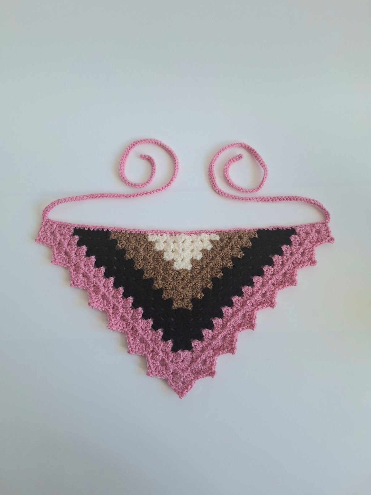 Gehaakte bandana crème lichtbruin zwart en roze, Ophalen of Verzenden, Nieuw, One size fits all