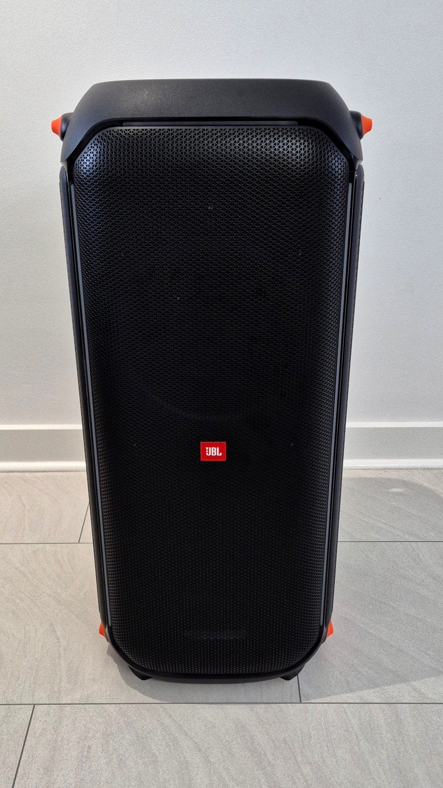 JBL Partybox 710 - Zo goed als nieuw - 800 WATT RMS - BASS