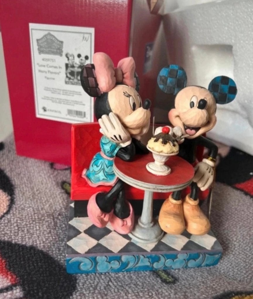 Disney Traditions Mickey/Minnie Mouse-flavors, Ophalen of Verzenden, Mickey Mouse, Nieuw, Beeldje of Figuurtje