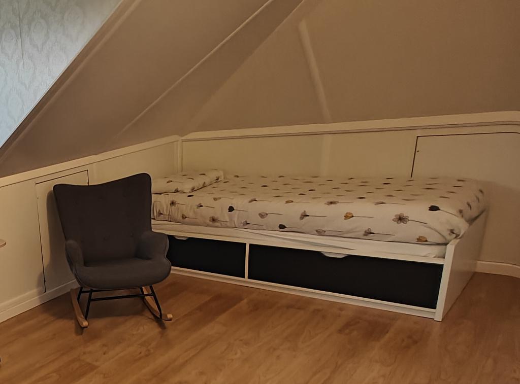 Ikea Brimnes 1 persoonsbed met 2 lades en matras, Huis en Inrichting, Ophalen, 90 cm, Eenpersoons, Wit