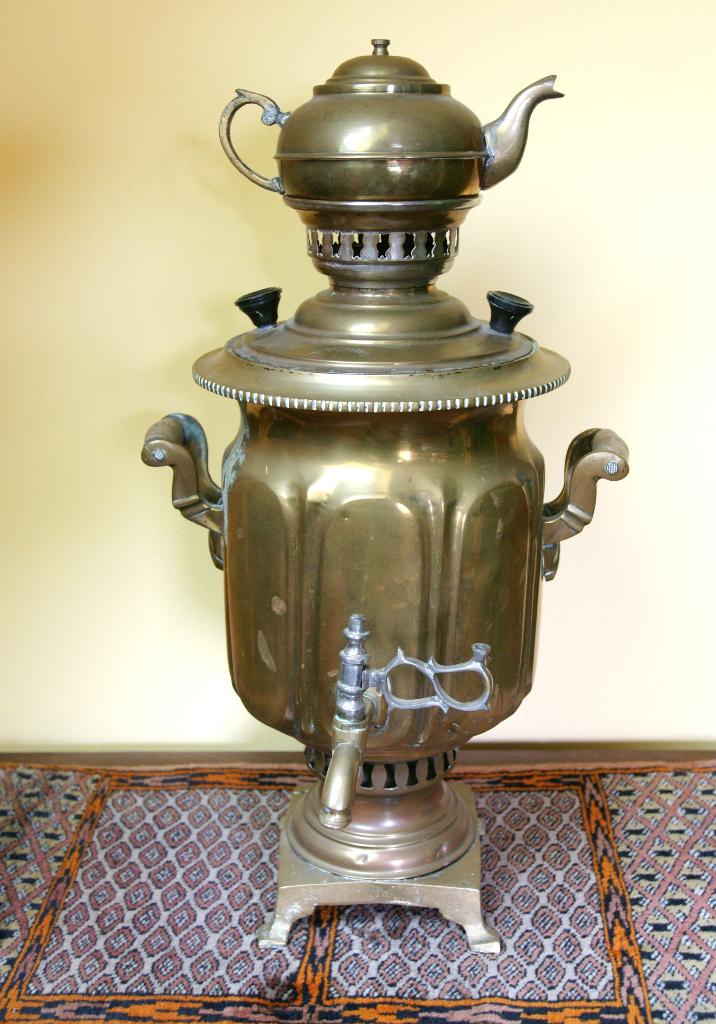 Samovar met theepot, Ophalen, Koper