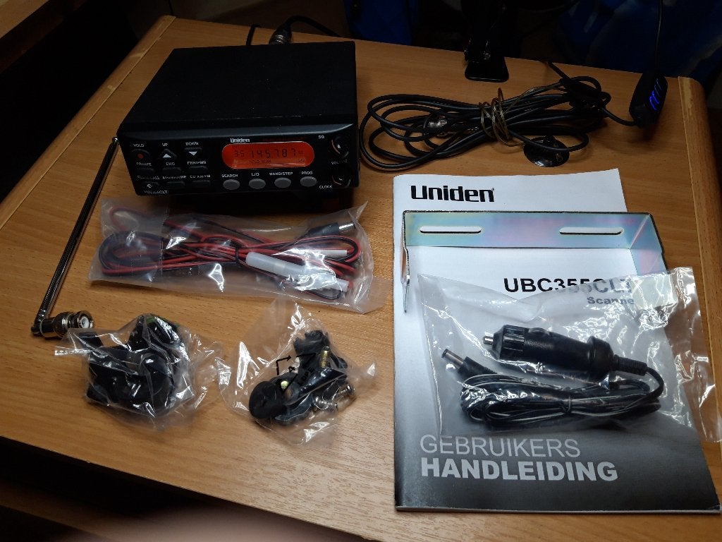 Uniden Bearcat UBC355CLT radioscanner, Ophalen of Verzenden, Zo goed als nieuw, 200 tot 500 kanalen