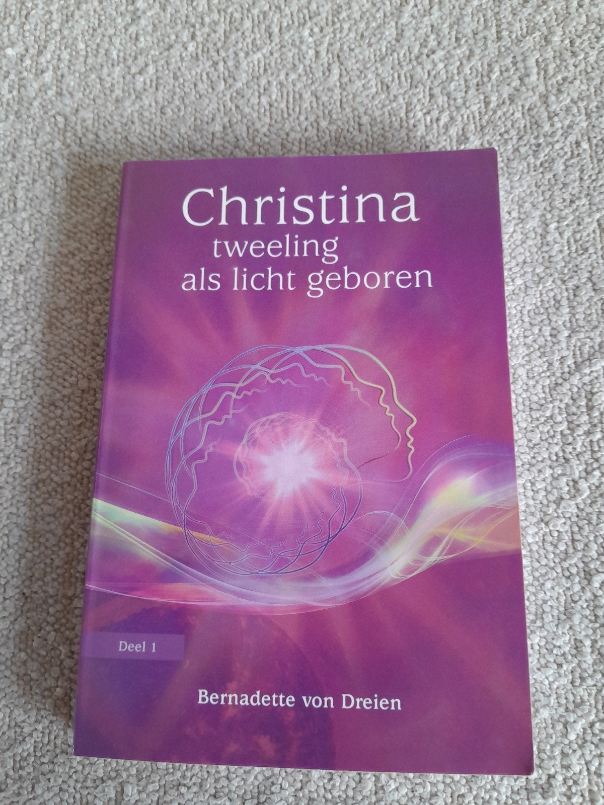 Bernadette von Dreien - Tweeling als licht geboren, Boeken, Gelezen, Achtergrond en Informatie, Spiritualiteit algemeen, Ophalen of Verzenden