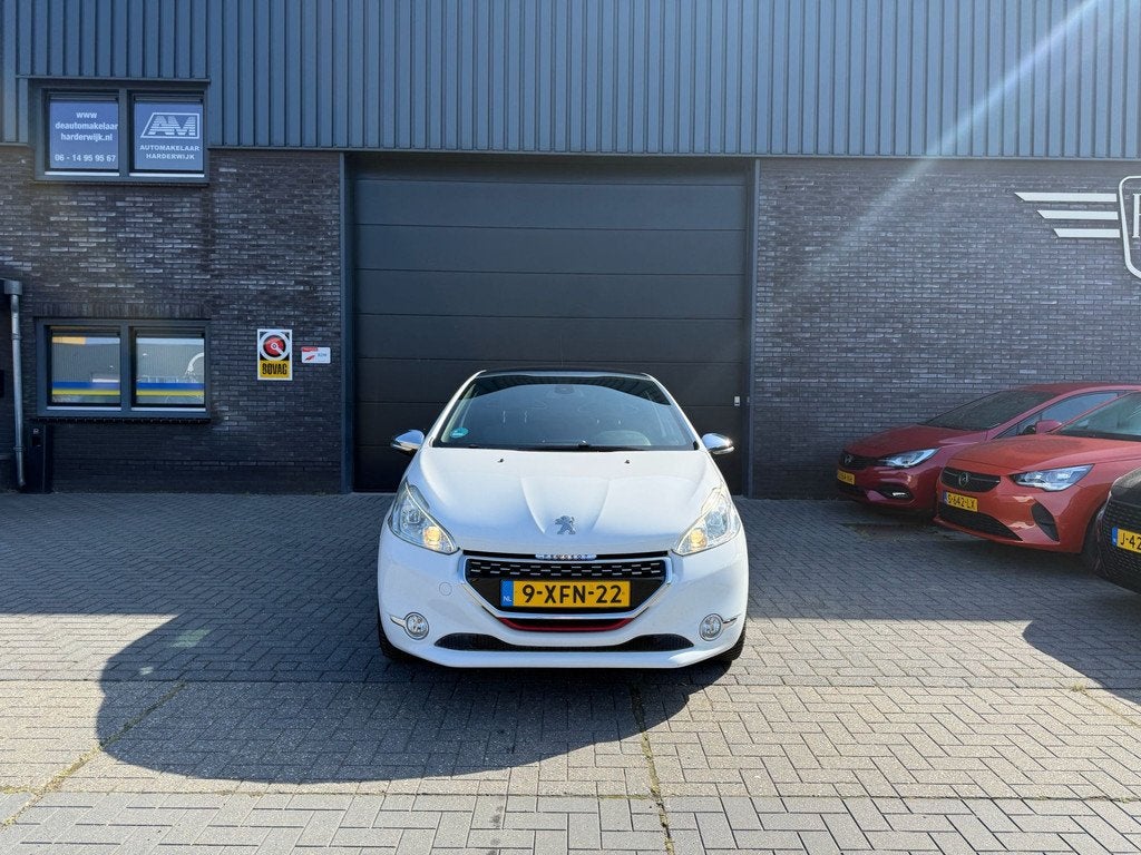 Peugeot 208 1.6 THP GTi | 2E EIGENAAR | 12MND GARANTIE | PAN, Voorwielaandrijving, Euro 5, Gebruikt, Zwart