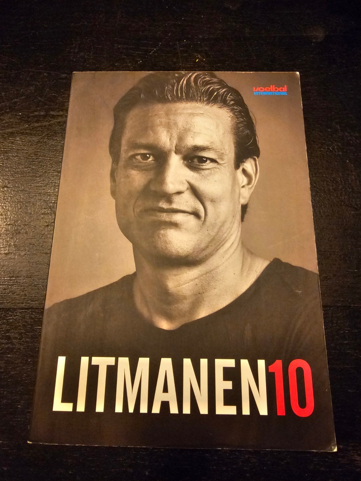 Litmanen 10 - Boek over Jari Litmanen, Ophalen of Verzenden, Zo goed als nieuw, Voetbal International, Overige sporten
