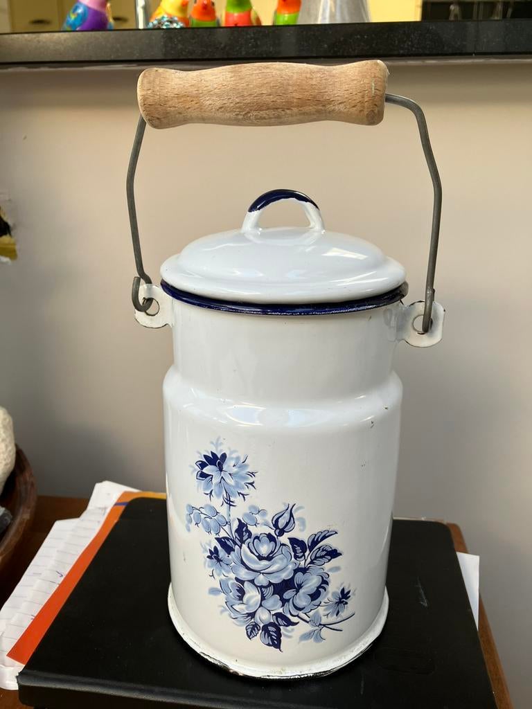 Geemailleerde melkkan blauw wit vintage, Antiek en Kunst, Antiek | Emaille, Ophalen