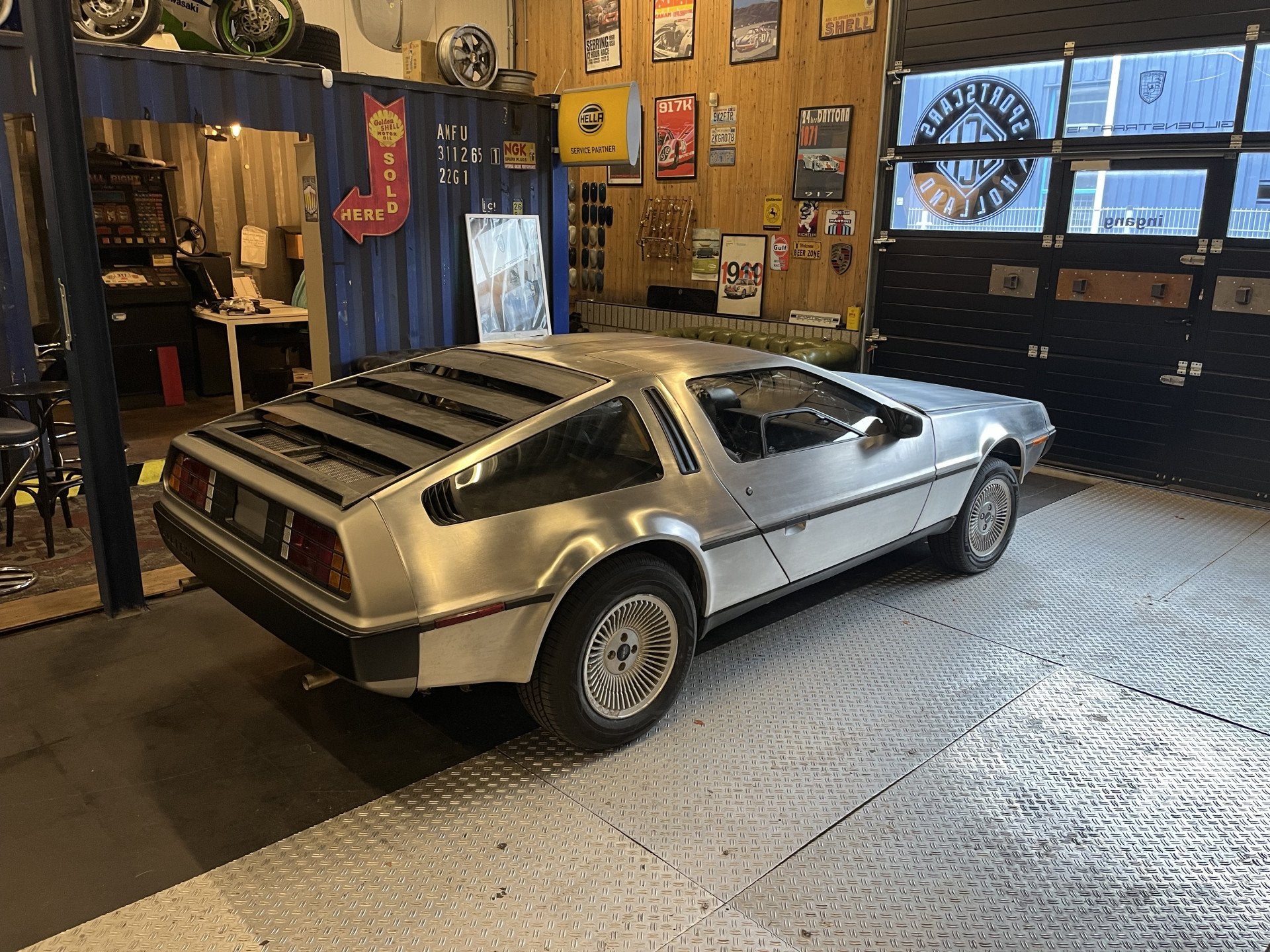 DMC DeLorean (bj 1981, automaat), foto 4