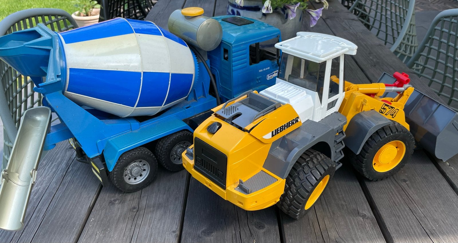 Bruder Cementwagen en Shovel (set), Kinderen en Baby's, Speelgoed | Speelgoedvoertuigen, Ophalen, Gebruikt