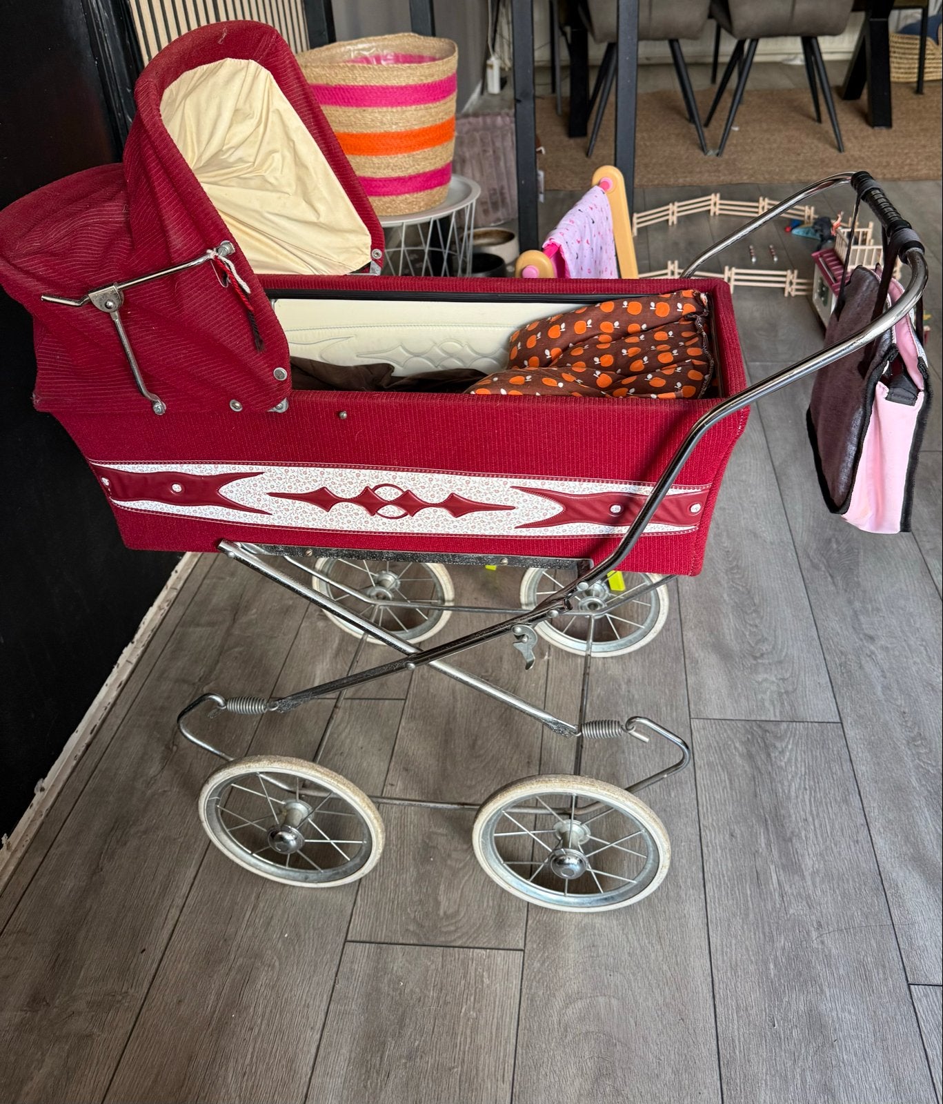Vintage Rode poppenwagen, Ophalen, Gebruikt, Babypop