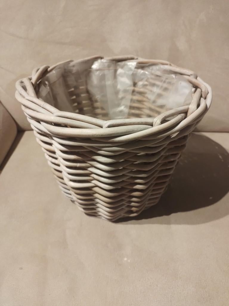 Rieten man voor plant, Mand, Rond, Ophalen of Verzenden, Zo goed als nieuw