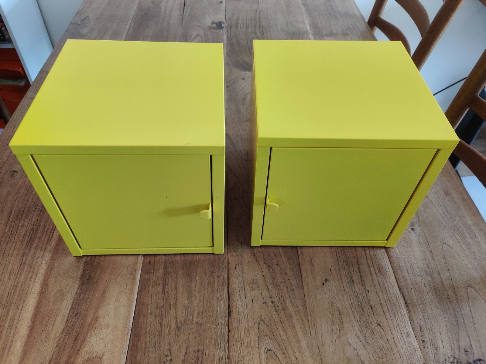 IKEA LIXHULT Gele Metalen Kastjes (2 stuks) - 25x25x25cm, Huis en Inrichting, Kasten | Lockerkasten, Ophalen, Gebruikt, Modern, Scandinavisch, Speels