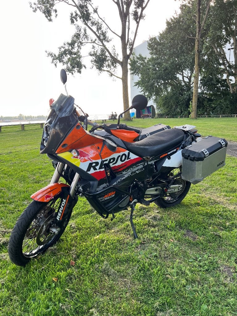 KTM 990 Adventure met 2x akrapovic  uitlaat, Motoren, 2 cilinders, Motorrijbewijs A, Particulier, Overig