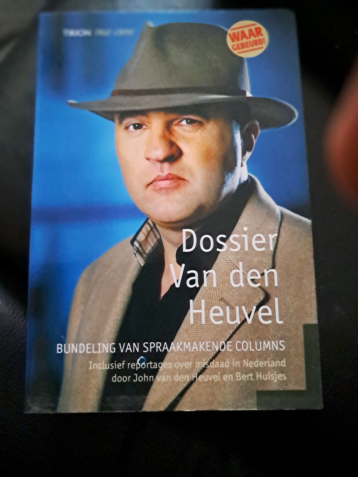 J. van den Heuvel - Dossier van den Heuvel, Ophalen of Verzenden, Zo goed als nieuw, J. van den Heuvel