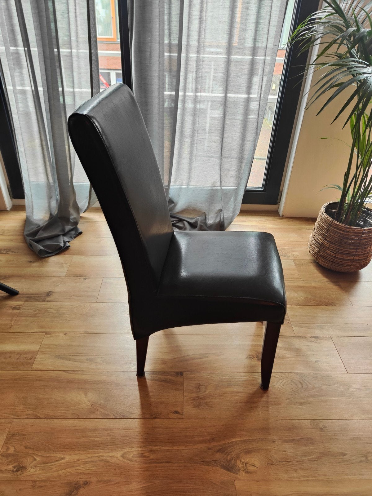 6 Leren Eetkamerstoelen - Zwart, Comfortabel en Stijlvol, Huis en Inrichting, Stoelen, Ophalen, Gebruikt, Zwart, Leer