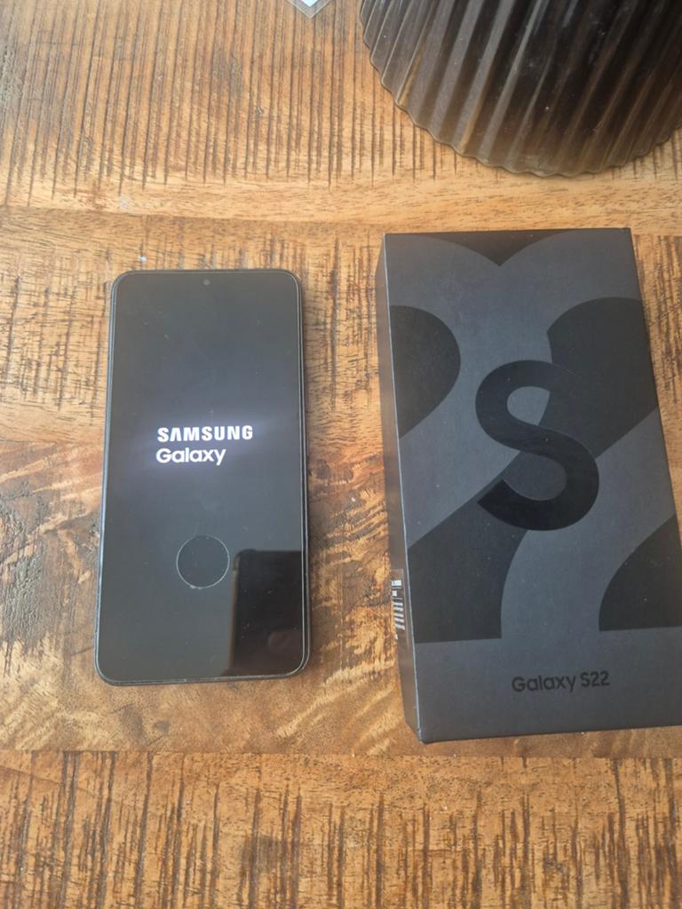 Samsung S22 128GB - Zo goed als nieuw, Telecommunicatie, Mobiele telefoons | Samsung, Zwart, Touchscreen, Ophalen of Verzenden