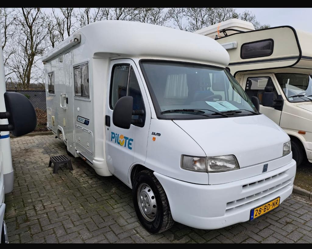 Fiat 230 camper 4 persoons Diesel, Caravans en Kamperen, Campers, Particulier, Half-integraal