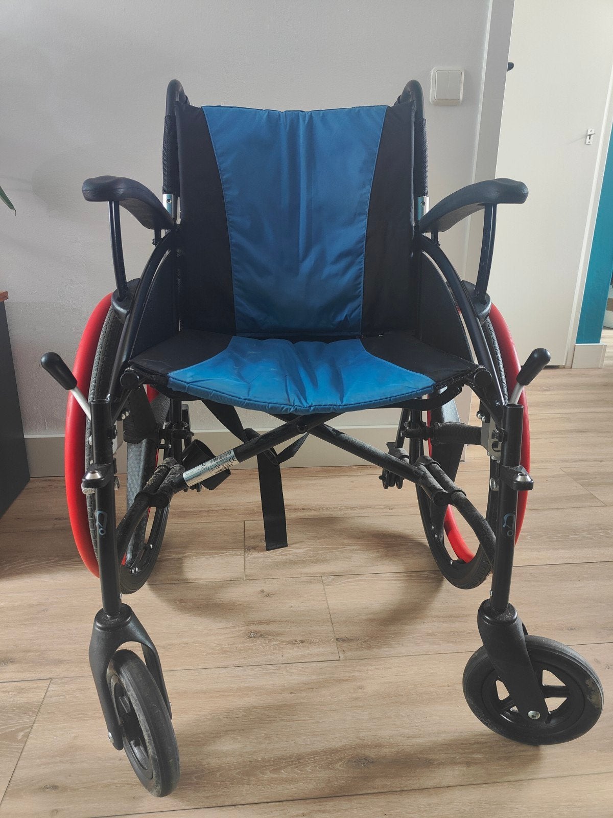 Rolstoel Travixx Comfort Lite Plus, Diversen, Rolstoelen, Ophalen, Inklapbaar, Zo goed als nieuw, Duwrolstoel