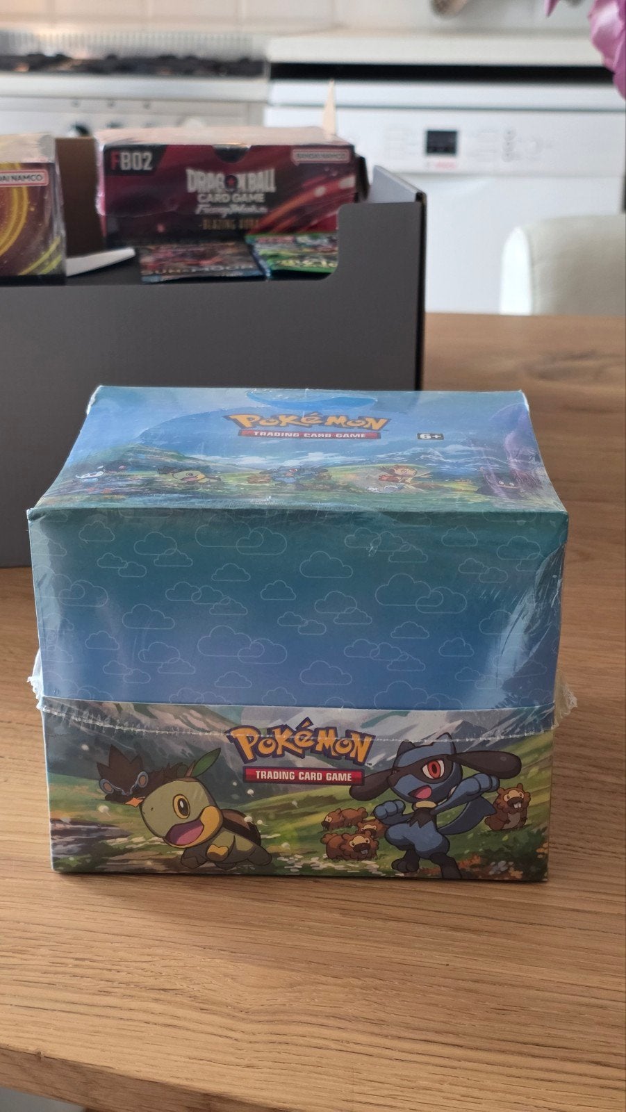 Pokémon Boosterbox Sinnoh Stars (10 Tins), Ophalen, Nieuw, Boosterbox
