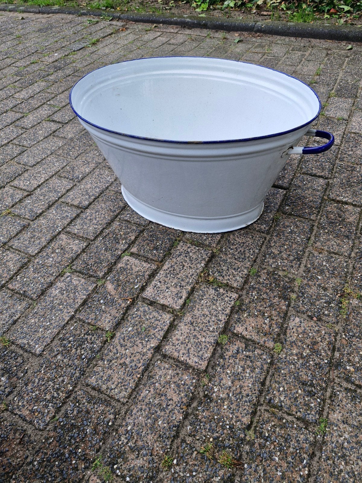 Een topper van grote emaille witte teil met blauwe rand, Ophalen of Verzenden