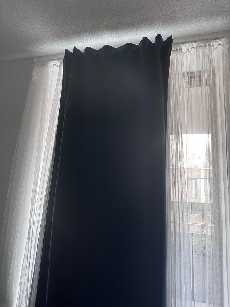Donkerblauwe IKEA Bengeta verduisterende gordijnen, Ophalen, Gebruikt, 150 tot 200 cm, 200 cm of meer