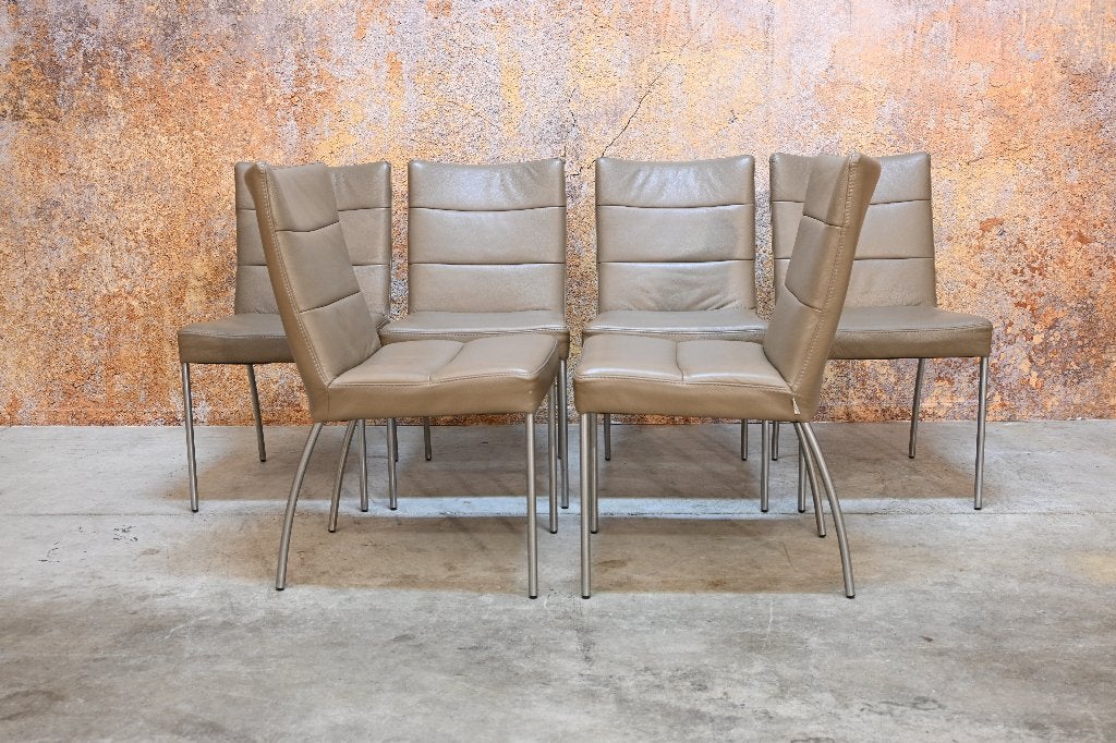IZGS! 6 bruine/taupekleurige leren Bert Plantagie stoelen, Bruin, Ophalen of Verzenden, Zo goed als nieuw, Bert Plantagie