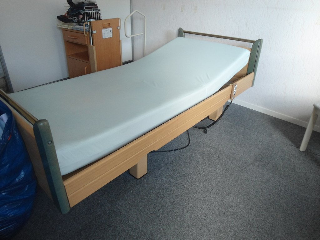 Hoog-laagbed met nachtkastje, Ophalen, Gebruikt