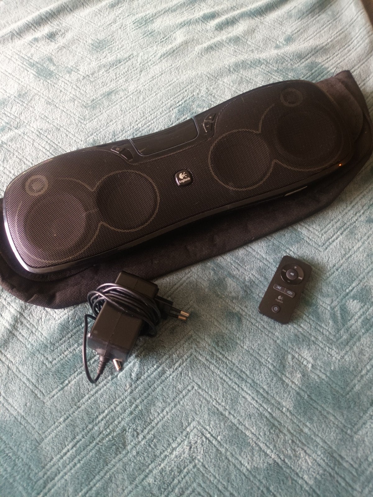 Logitech Draagbare Speaker met Afstandsbediening, AUX-ingang, Logitech, Ophalen of Verzenden, Zo goed als nieuw