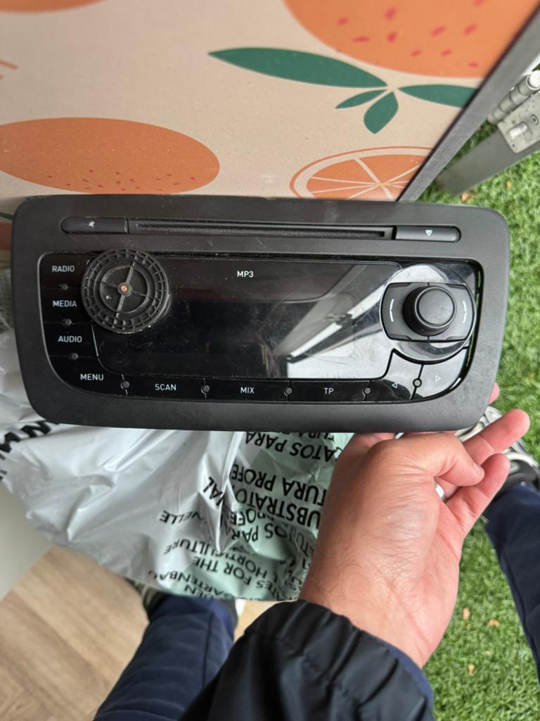 Seat Ibiza originele autoradio / MP3 speler – OEM SEAT, Ophalen of Verzenden, Zo goed als nieuw