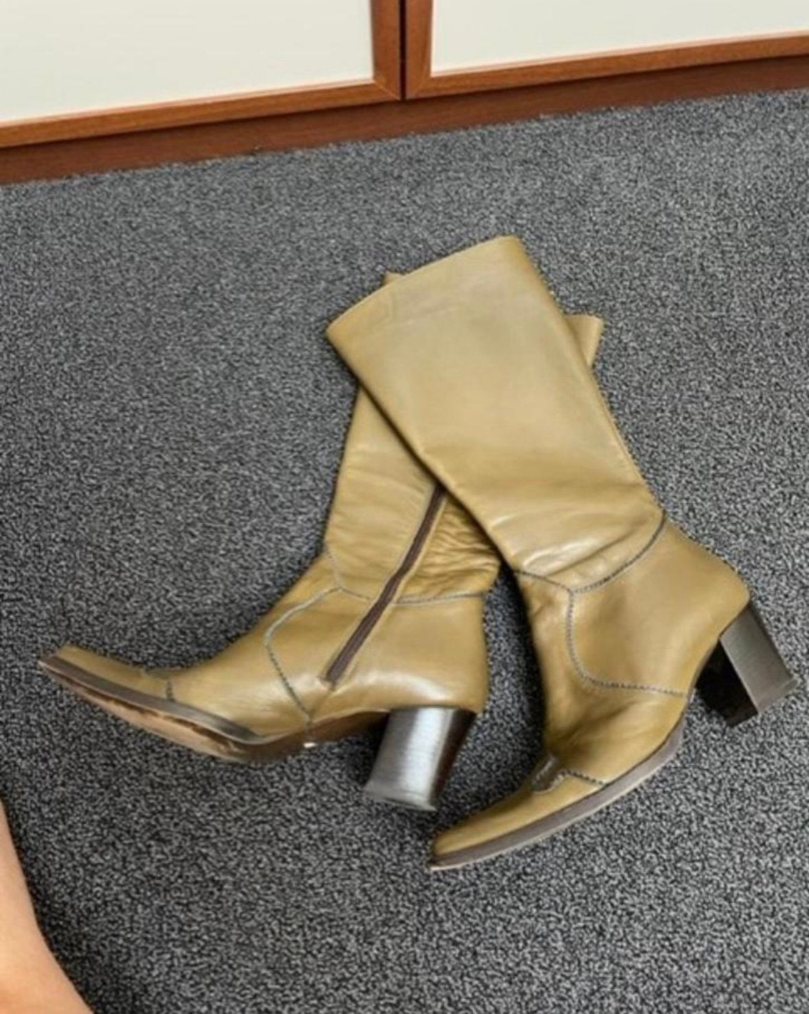 Olijf groene khaki groene laarzen maat 36 van Vero Gomma, Hoge laarzen, Ophalen of Verzenden, Zo goed als nieuw, Groen