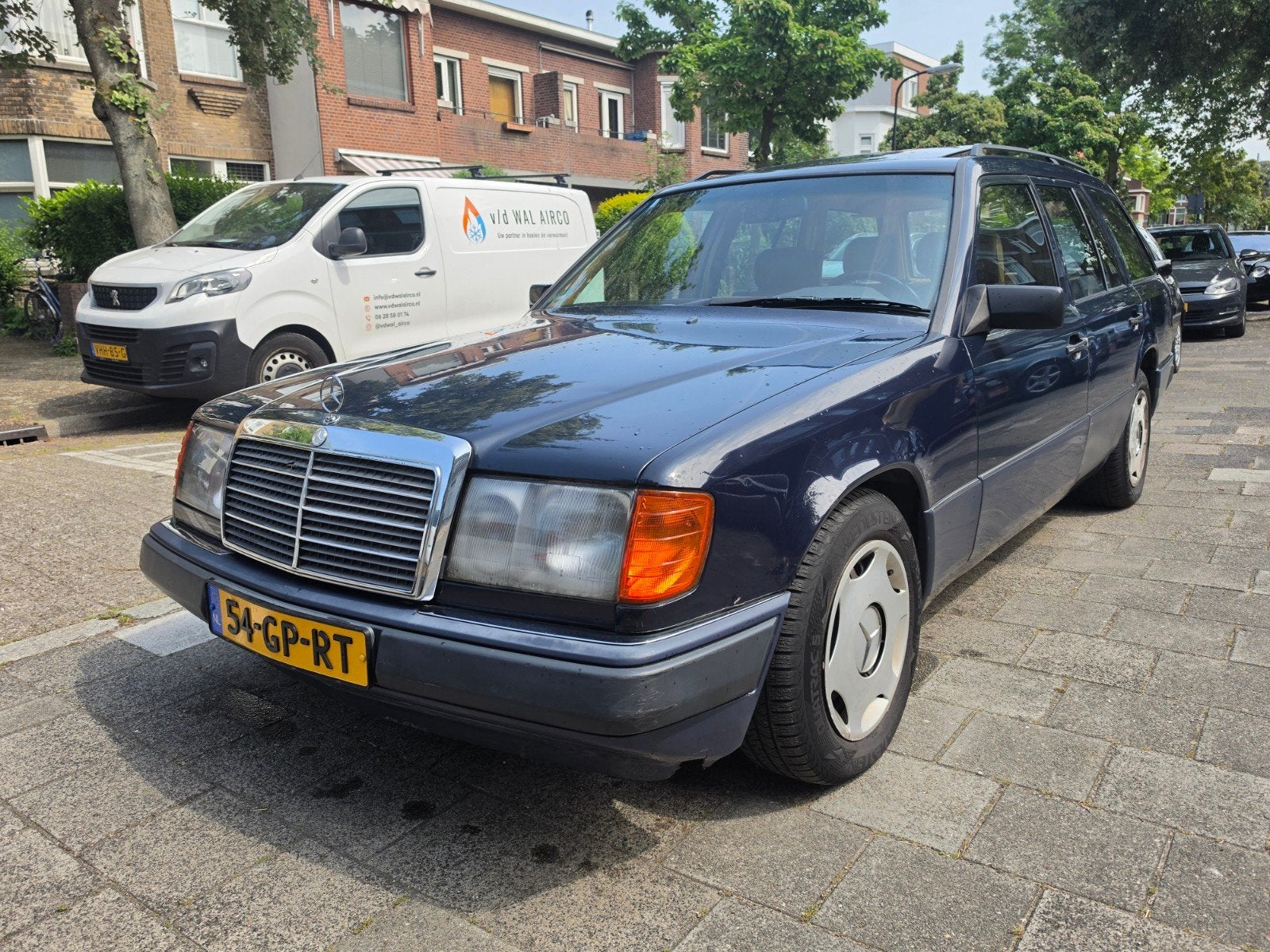 Mercedes-Benz W124 E280 T - Automaat - 1993 - 6 cilinder, Auto's, Achterwielaandrijving, Blauw, Leder, Geïmporteerd