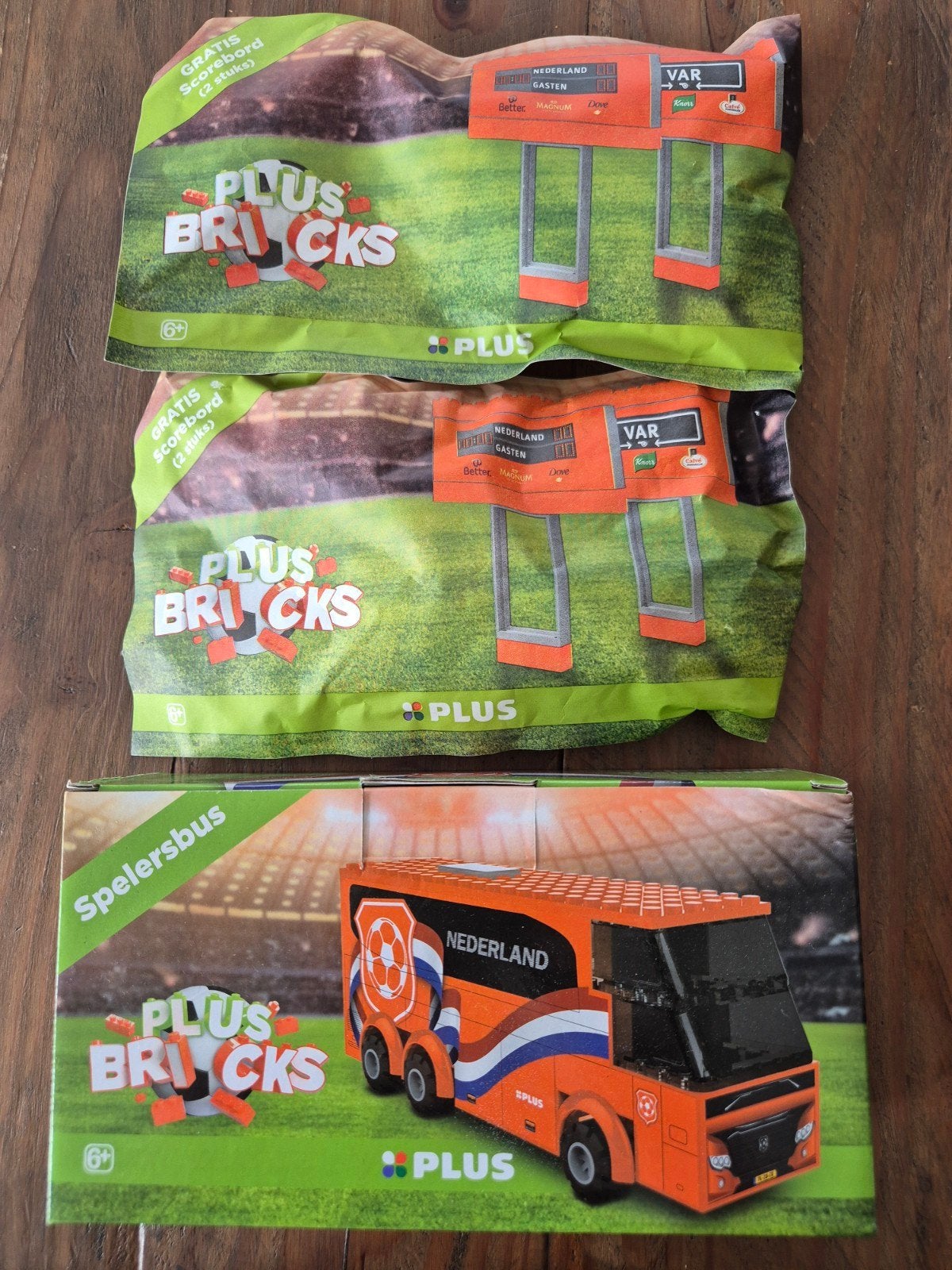 Lego Plus Bricks Oranje Spelersbus + 2 Scoreborden NIEUW, Ophalen of Verzenden, Nieuw