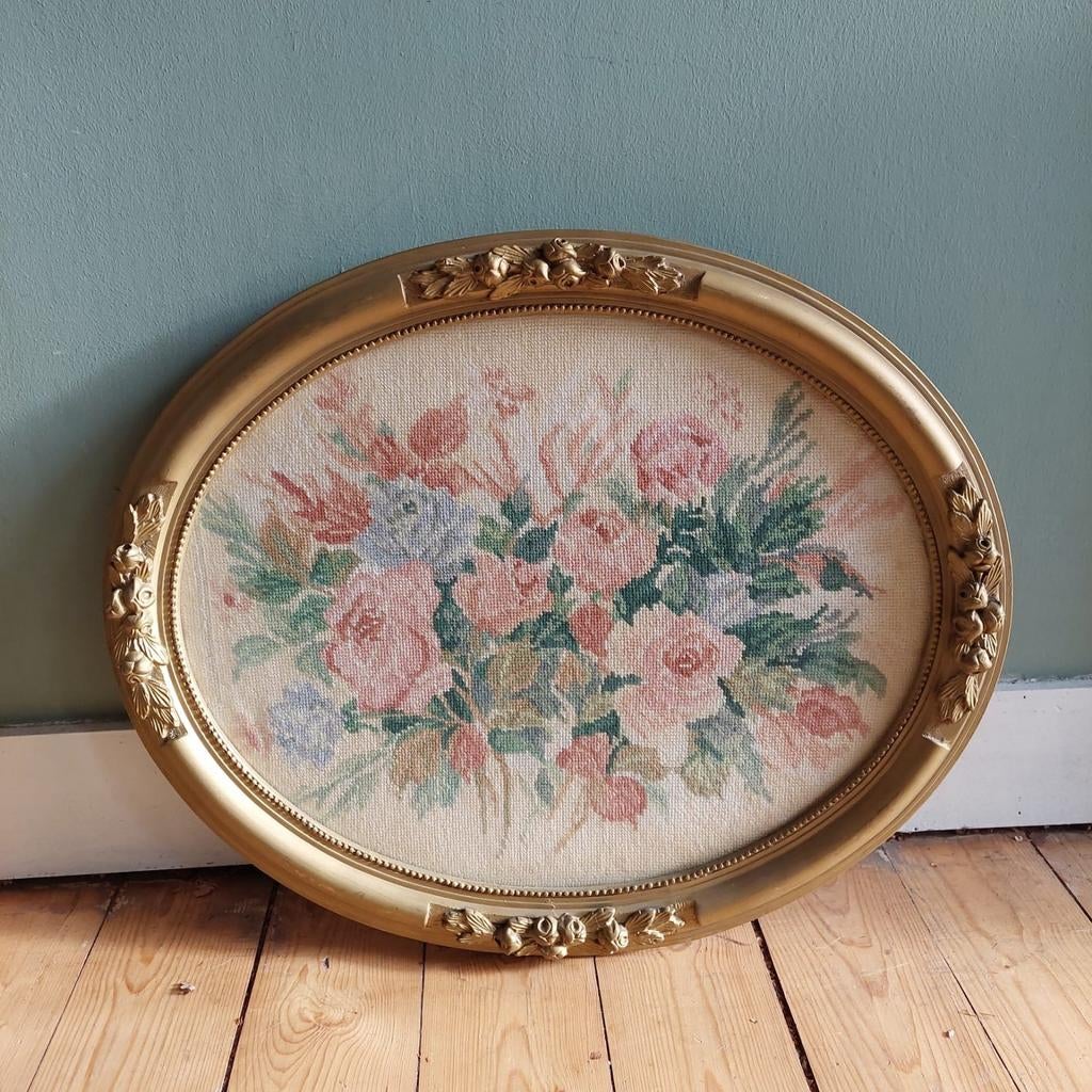Lucky vintage Ovaal borduurwerk met bloemen in gouden lijst, Ophalen, Huis en Inrichting