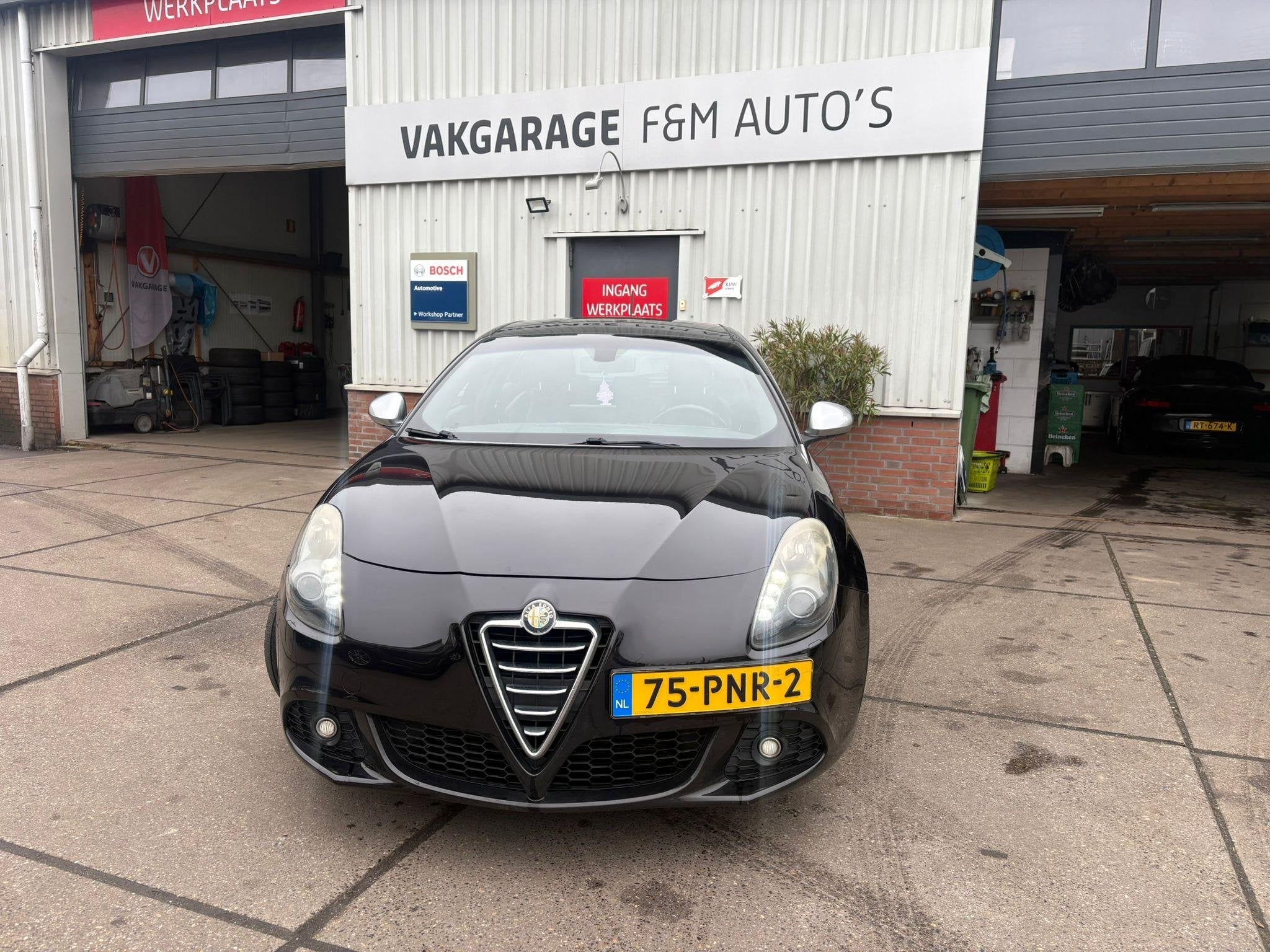 Alfa Romeo Giulietta 1.4 T Distinctive Clima, navi, PDC acht, Auto's, Voorwielaandrijving, Gebruikt, Euro 6, 4 cilinders