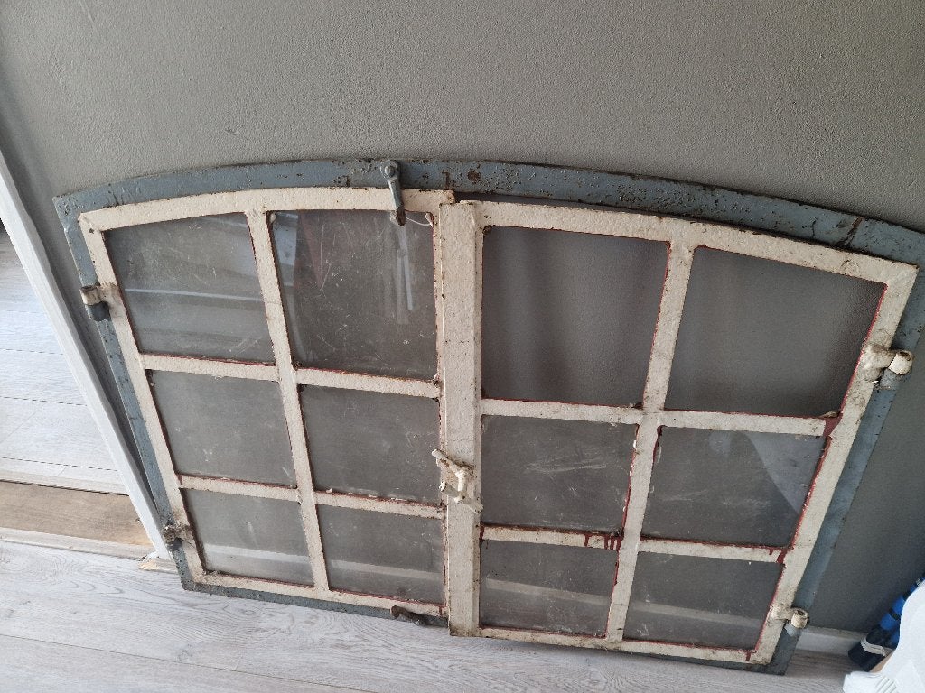 Een zwaar gietijzeren stalraam die te openen is NU IN NL, Ophalen, Gevelraam of Ruit, Gebruikt, Minder dan 80 cm