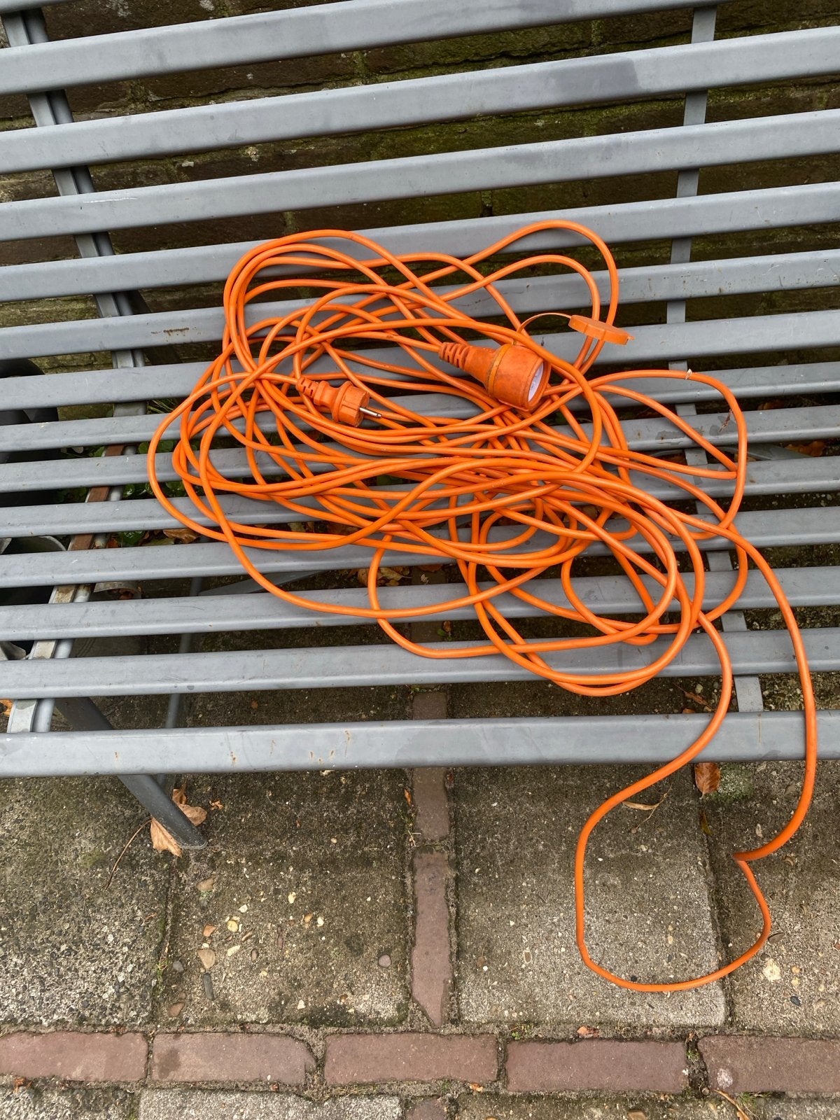 Oranje verlengkabel met stekker en contrastekker, Ophalen of Verzenden, Gebruikt, Overige merken, Kabel of Snoer