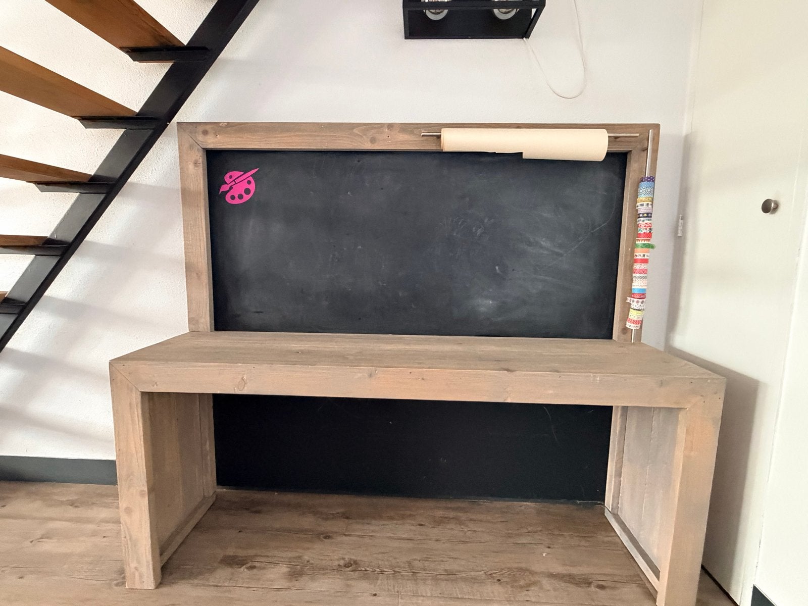 Houten kinderbureau met krijtbord, Ophalen, Gebruikt
