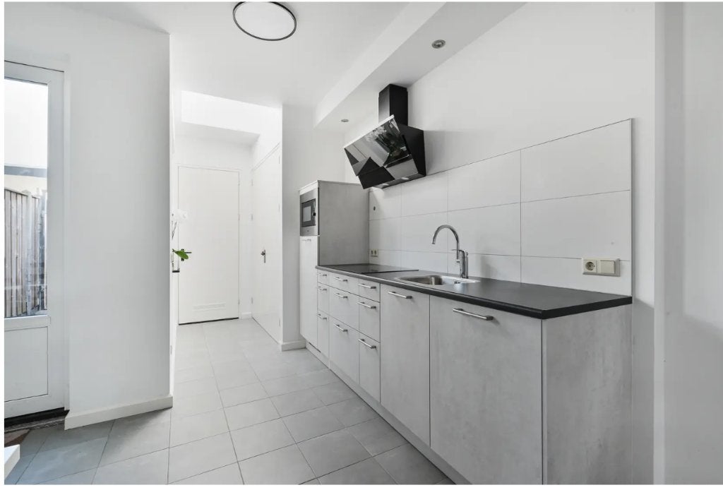 Complete keuken met modern Zanussi apparatuur, Ophalen, Gebruikt, Enkelwandige keuken, Kunststof