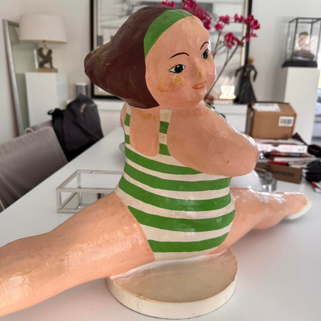 Beeld dikke dame bikini zwemmen papier machee, Ophalen of Verzenden