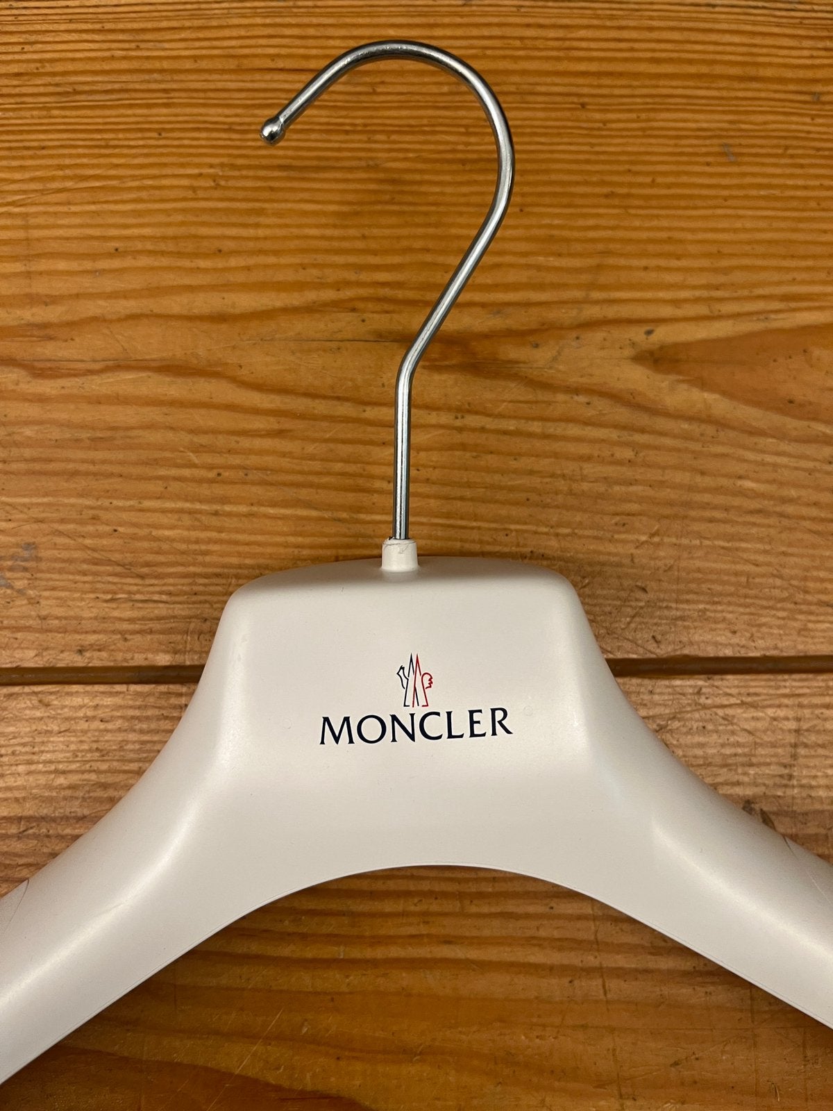 Moncler kledinghangers (20x), Kleding | Dames, Kledinghangers, Ophalen, Zo goed als nieuw