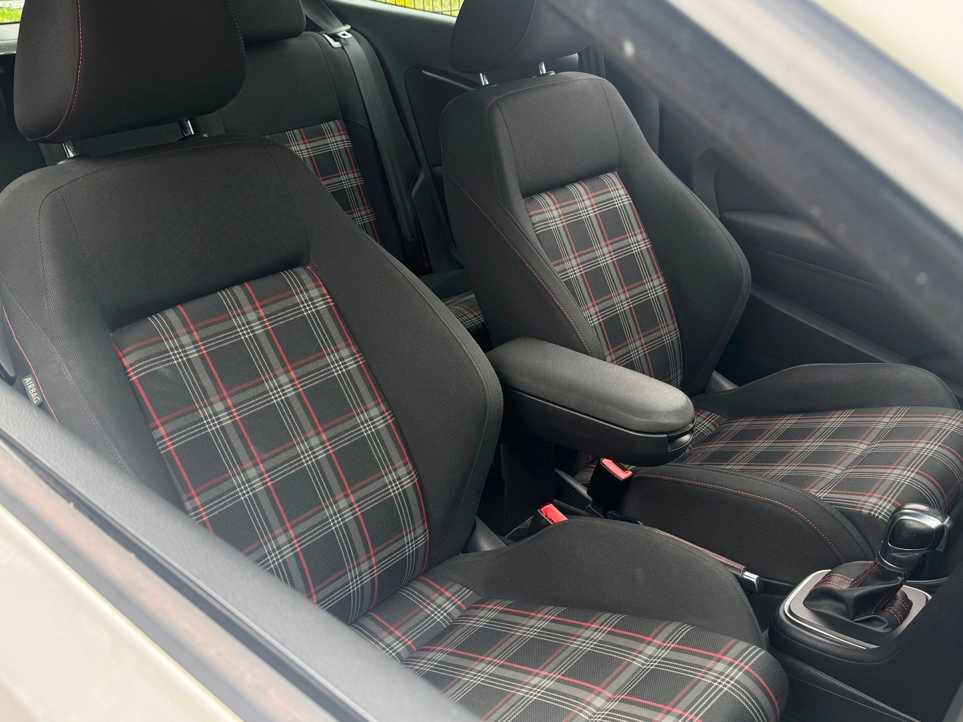 Volkswagen Polo 1.8 TSI GTI 192PK DSG Navi 17inch LM, Gebruikt, Euro 6, Wit, Bedrijf