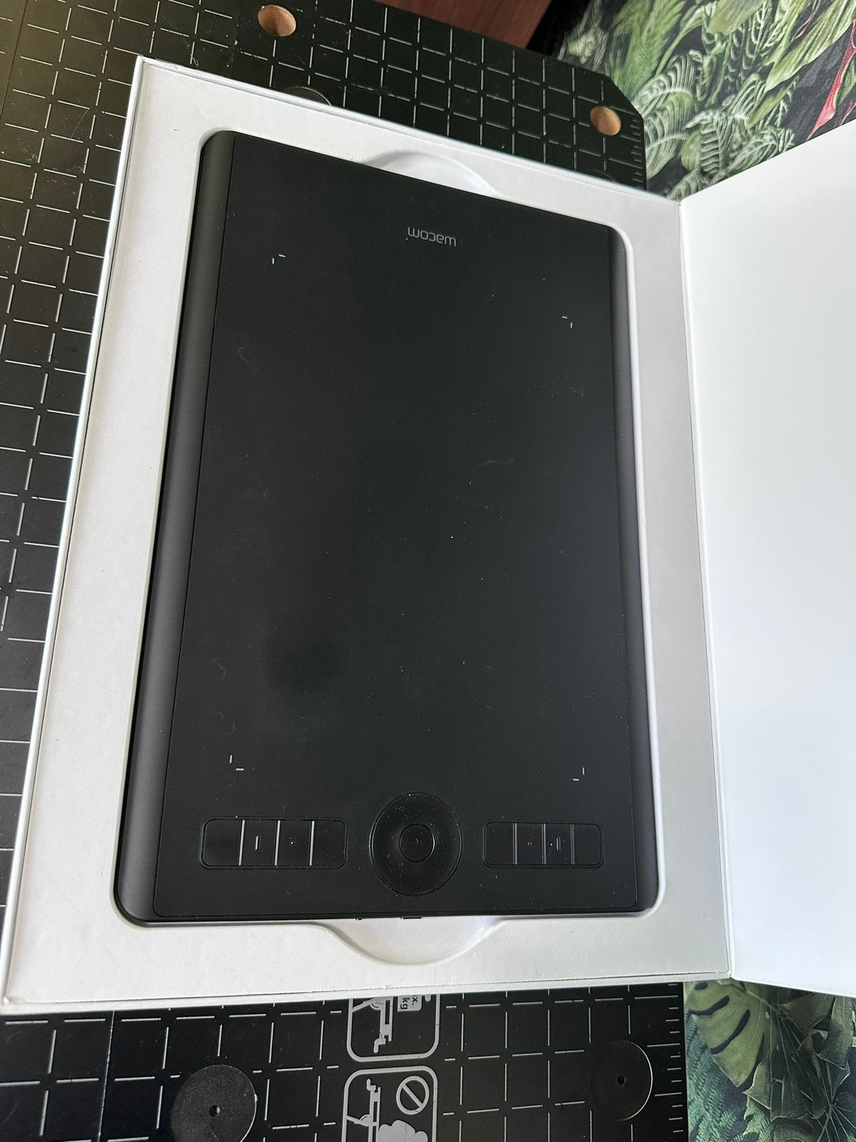 Wacom Intuos Pro Medium + Case Logic hoes, Computers en Software, Ophalen of Verzenden, Multi-touch, Zo goed als nieuw, Draadloos