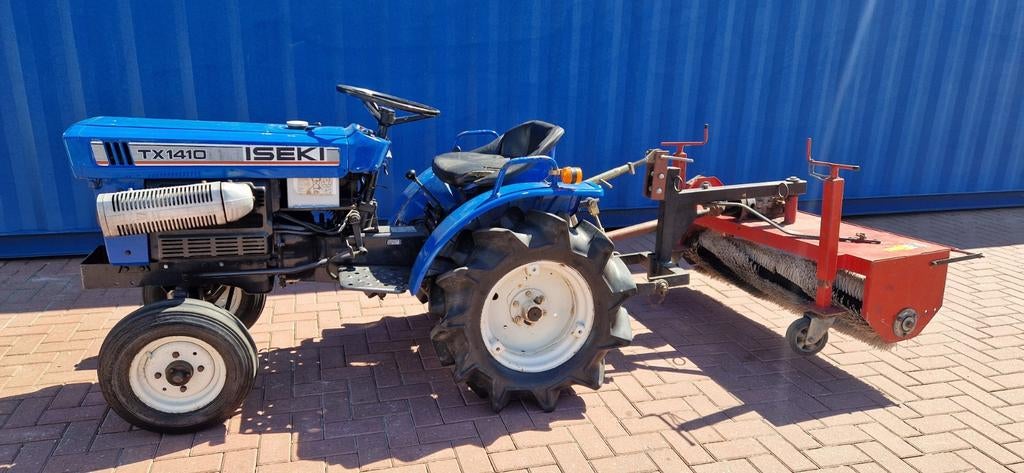 Iseki TX 1410  met grondbak en  Kersten veegmachine, Gebruikt, Tot 2500, Tot 80 Pk, Ophalen