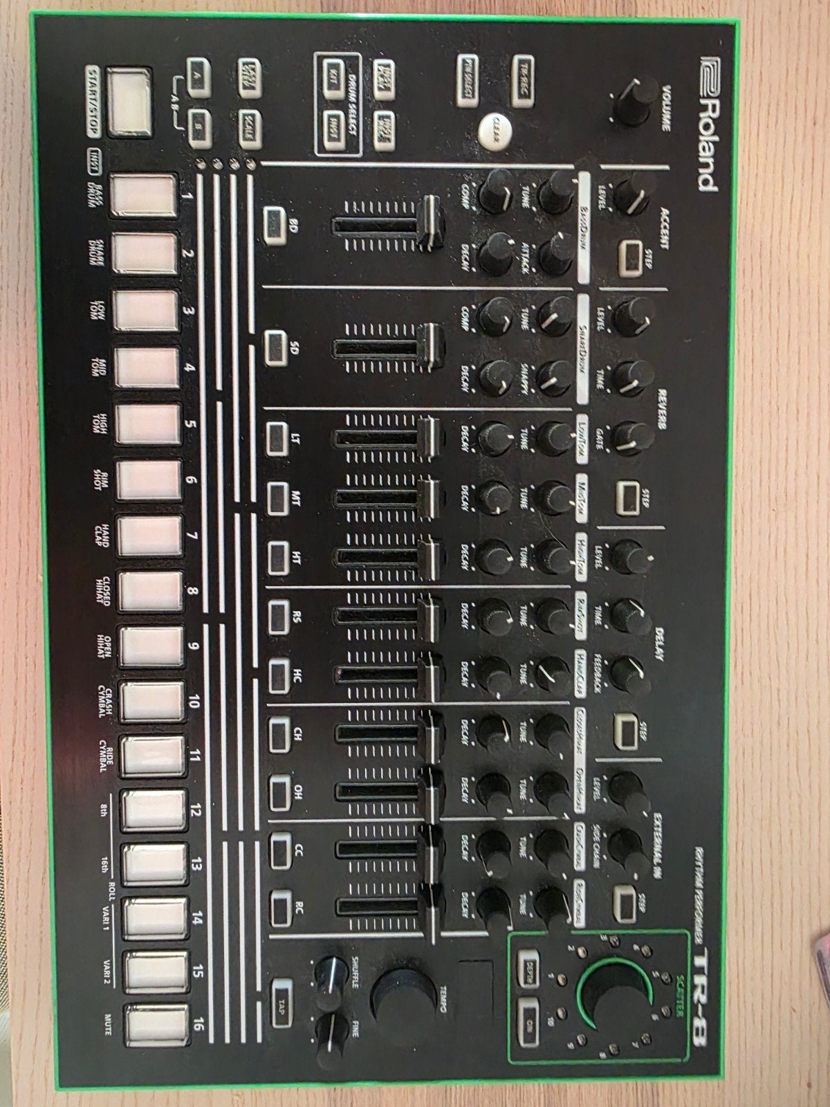 Roland TR-8 Rhythm Performer - Zo goed als nieuw, Roland, Zo goed als nieuw, Met midi-aansluiting, Overige aantallen