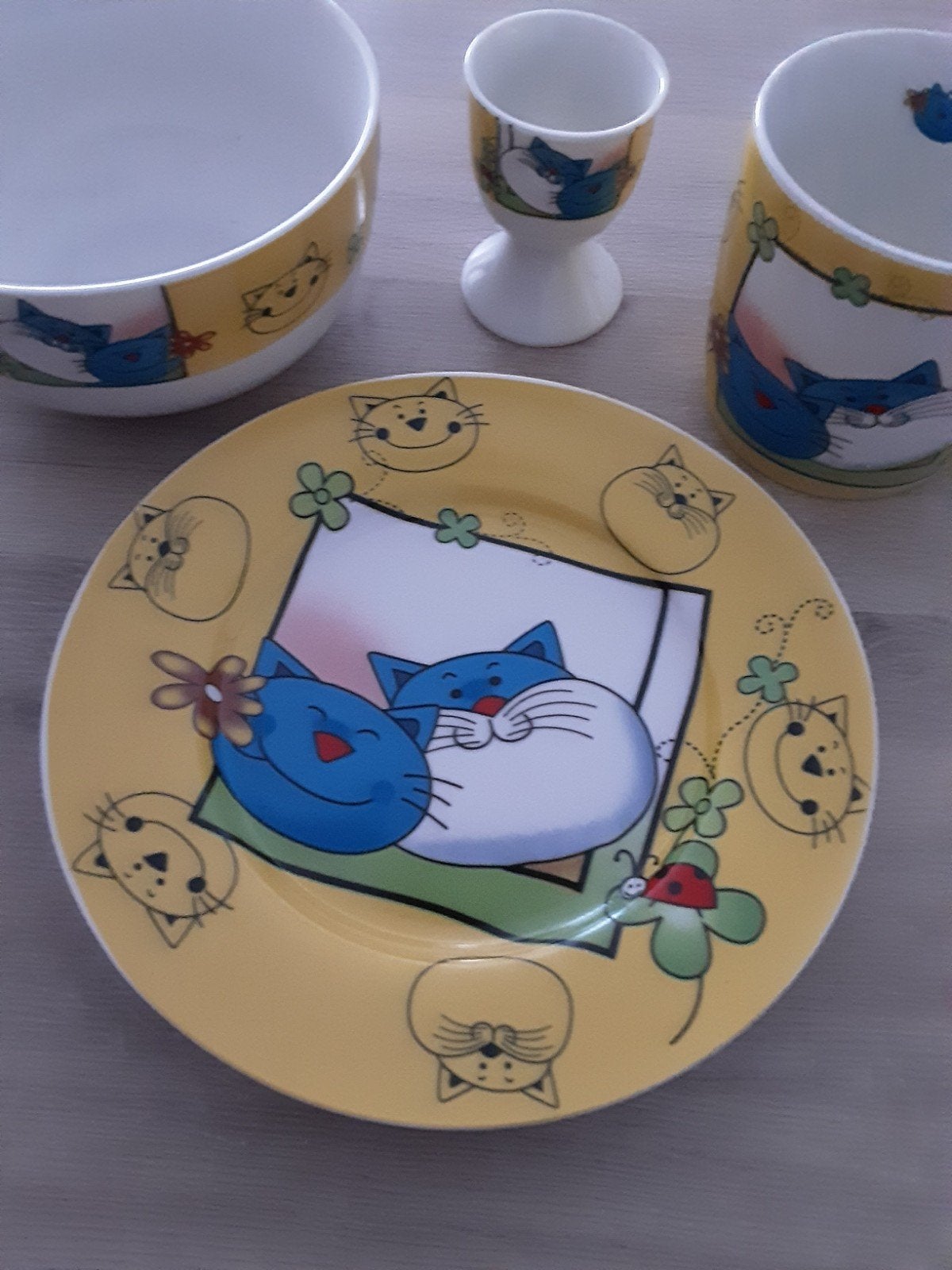 Nieuw 4 delig kindersetje met katten porselein in koffertje, Ophalen of Verzenden, Nieuw