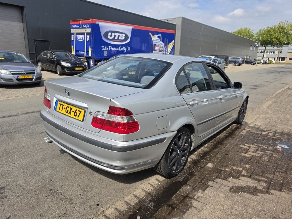 BMW 3-serie 320i Executive 6 Cilinder Opknapper ✅, Auto's, Euro 2, Gebruikt, 1340 kg, 150 pk