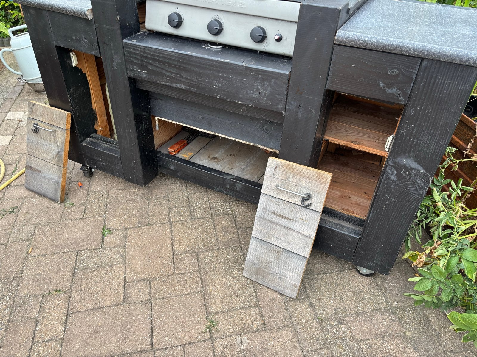 Buitenkeuken met BBQ en opbergruimte, Ophalen, Gebruikt